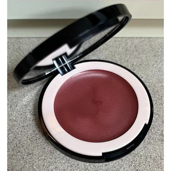 DOLL 10 Blush dream whip multi-tasking blush & highlight souffle - Picture 3 of 6